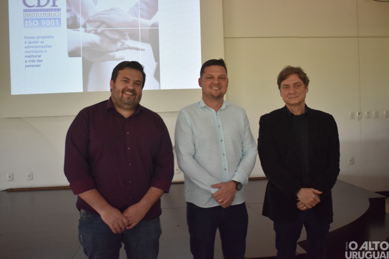 Evento da Amzop reúne representantes de toda a região