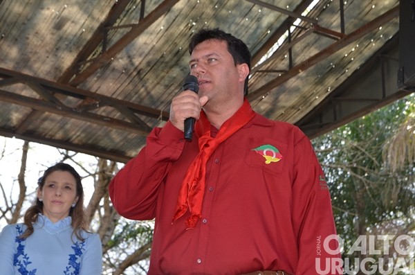Desfile cívico marca o encerramento da Semana Farroupilha em Cristal do Sul