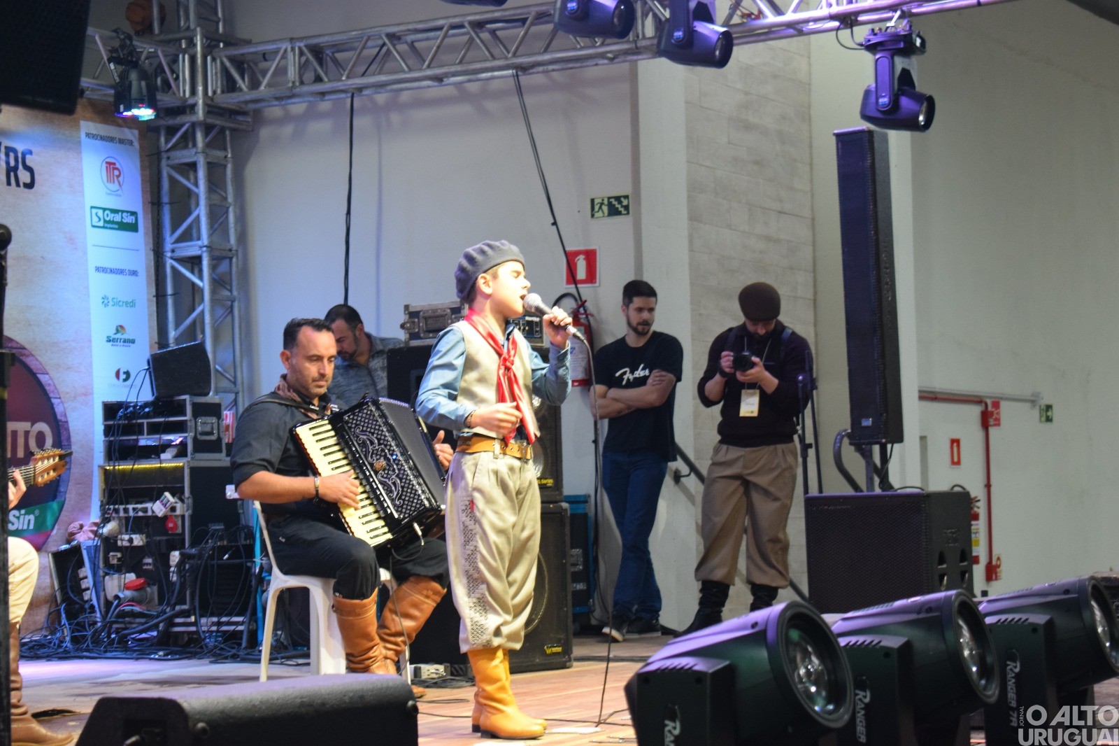 9º Canto do Barril encanta público durante Semana Farroupilha de FW