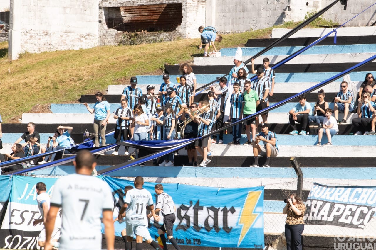 Amistoso com a presença de ex-jogadores do Grêmio é realizado em FW