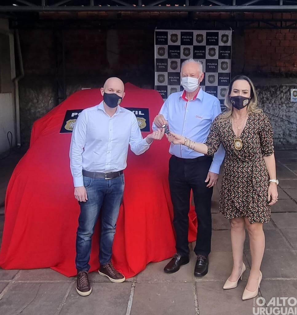 Presidente do Grupo Creluz recebe reconhecimentos da Polícia Civil