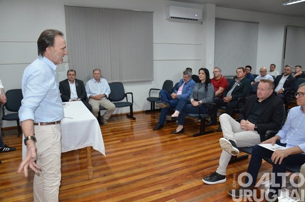 Amng realiza reunião de prefeitos durante Festiplan em Planalto