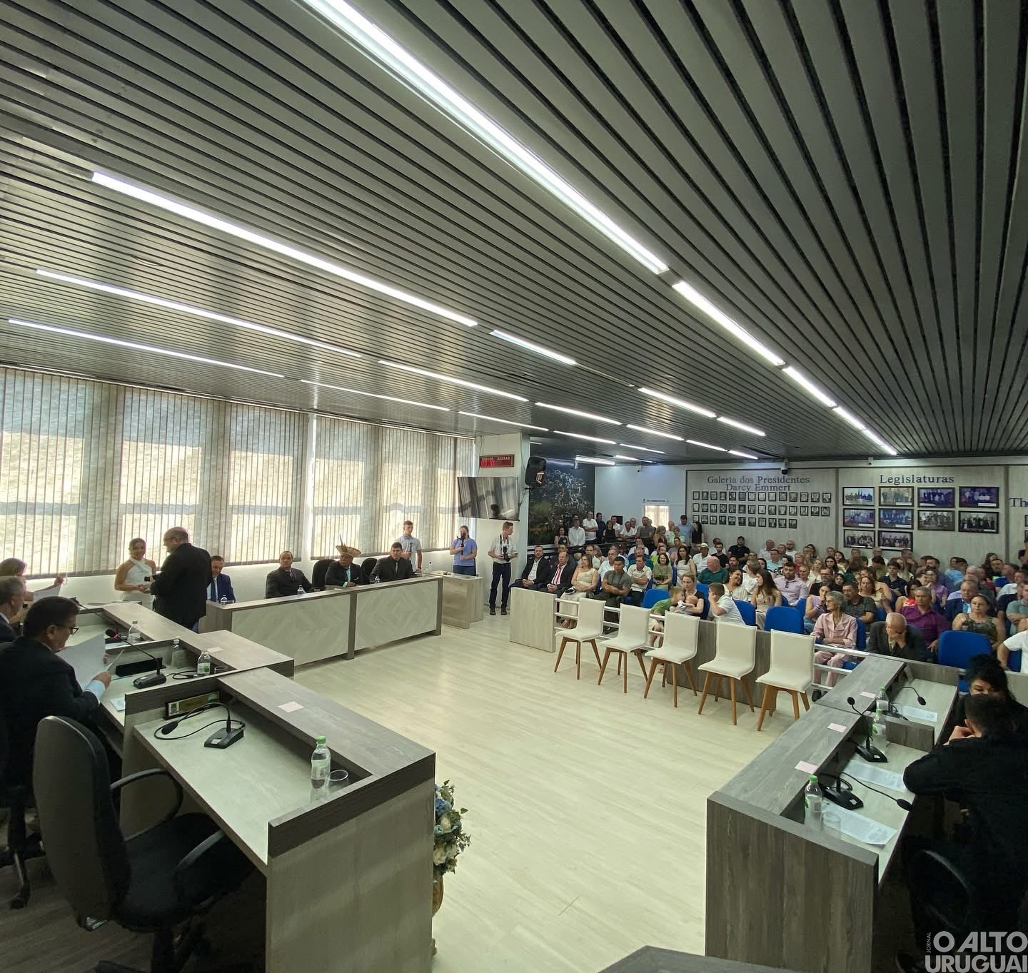 Volmir Bielski e Lucas Balestrin tomam posse como prefeito e vice de Iraí