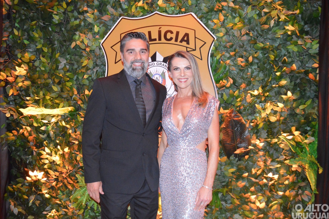 Baile Golden Night da 14ª DRPI homenageia parceiros da Polícia Civil na região