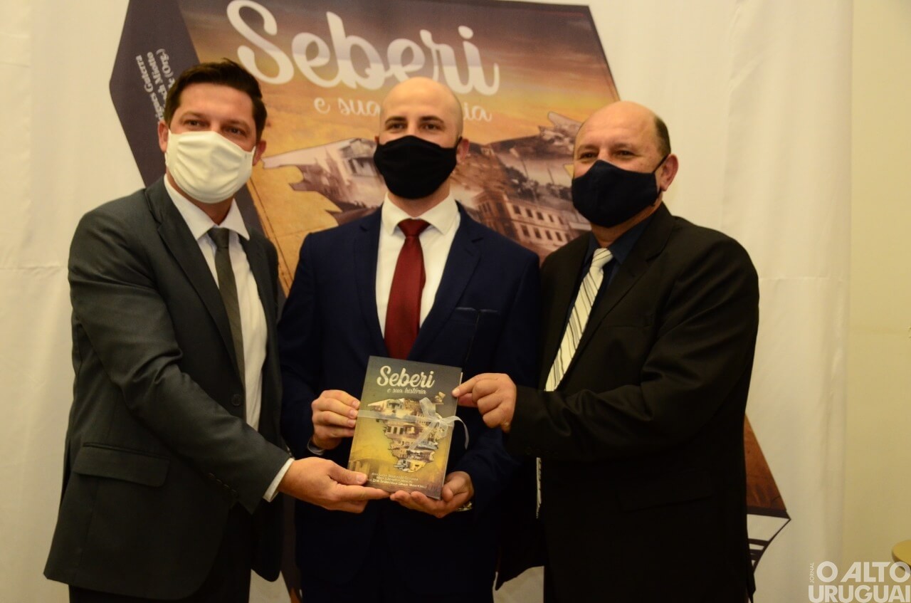 Lançamento de livro marca abertura das festividades dos 62 anos de Seberi