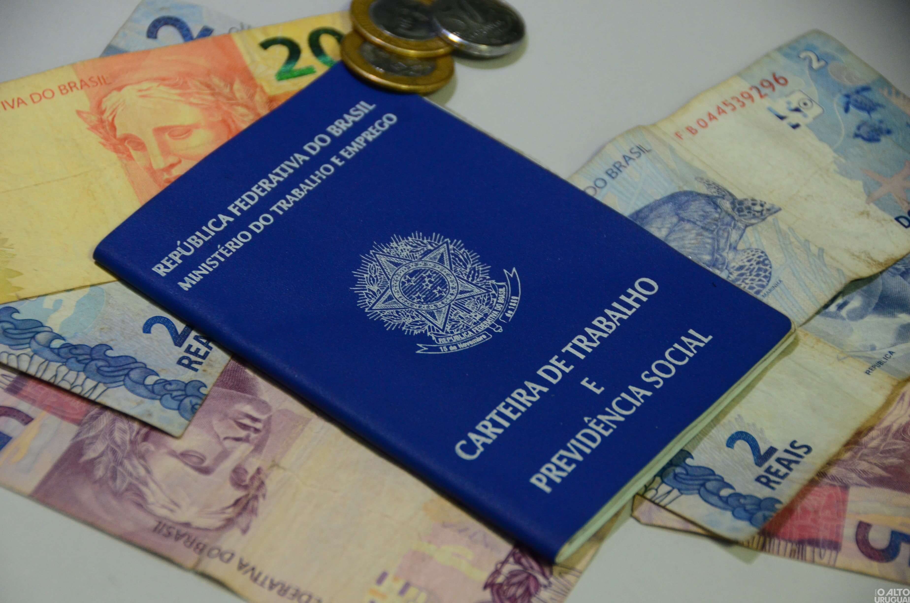 Salário mínimo em 2022 pode chegar a R$ 1,2 mil