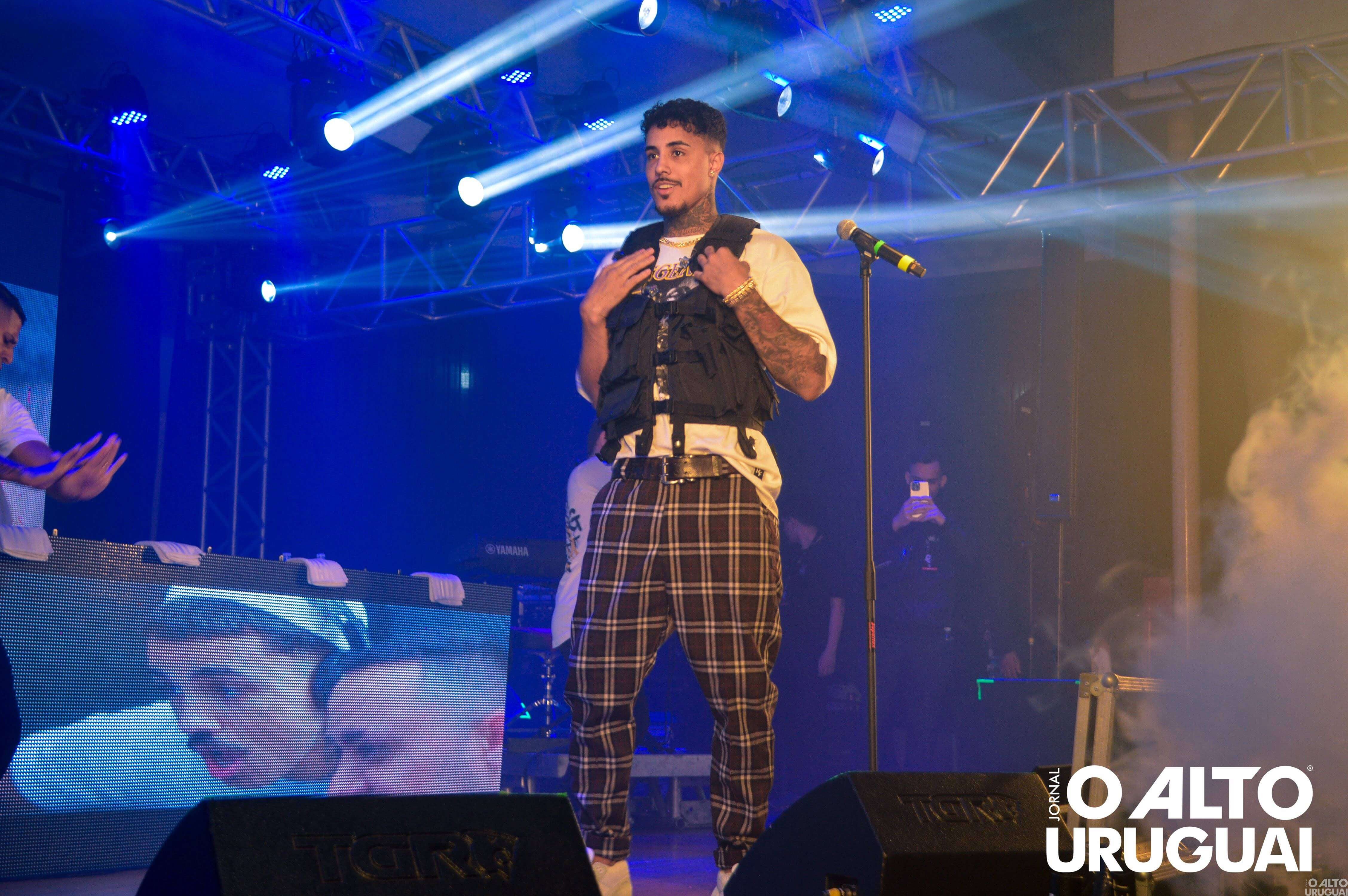 Show com Livinho reúne grande público em FW