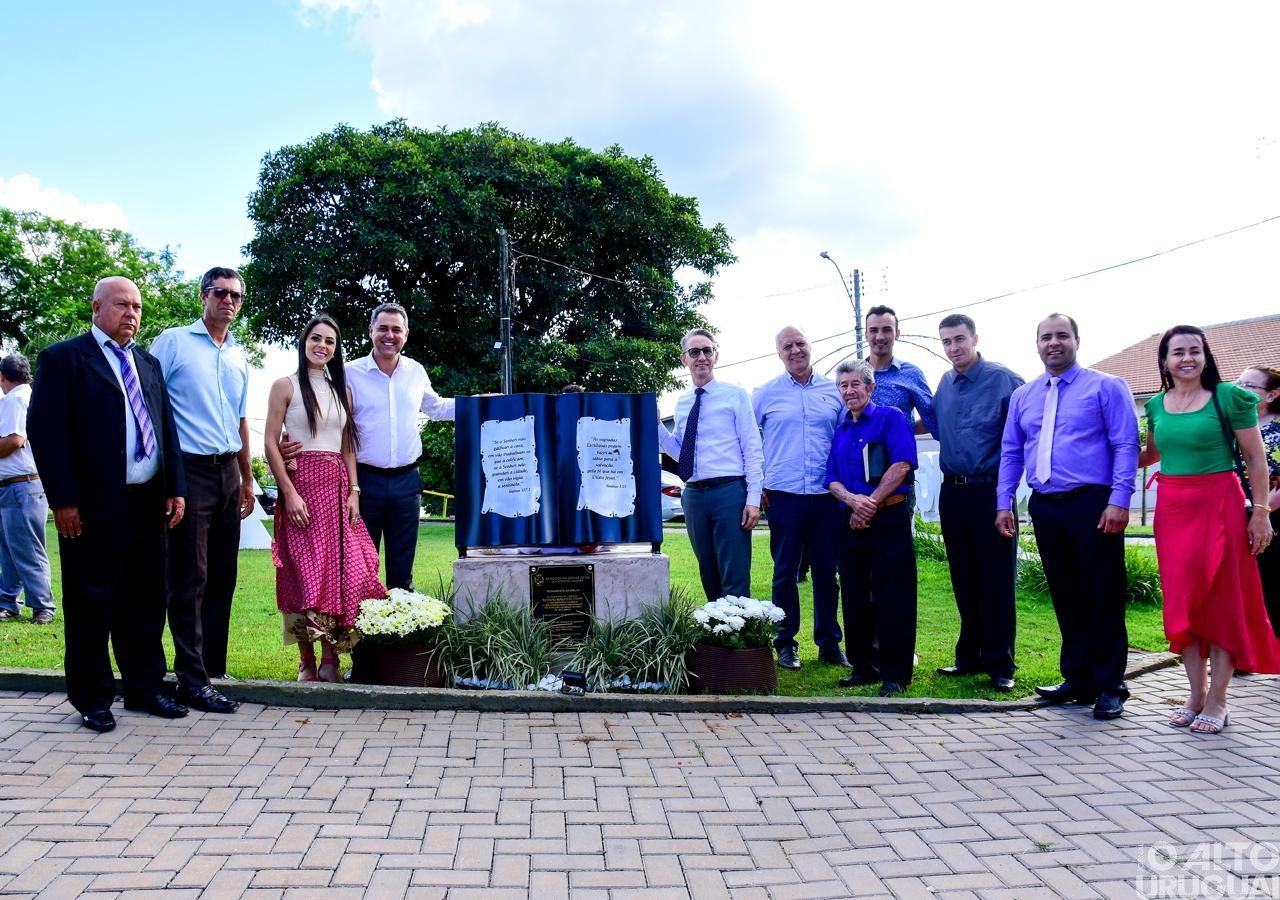 Inaugurado Monumento Bíblico na Praça Graulino Vernier em Caiçara