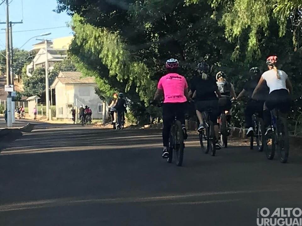 Pedal de Confraternização reúne mulheres ciclistas em FW