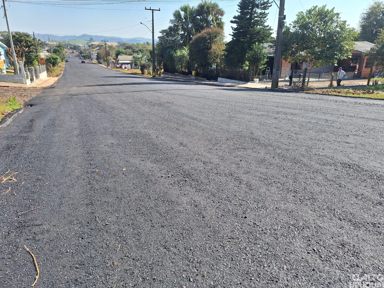 Inicia a pavimentação na avenida Marcelino Zadinello em Cristal do Sul