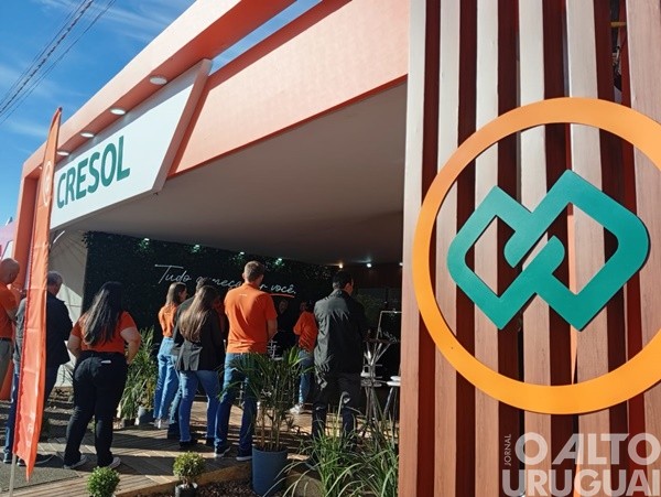 Cresol Raiz está presente na feira com atrações interativas, negócios e presença marcante no agro