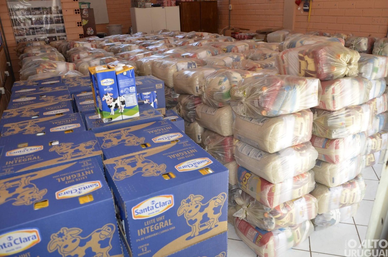 Assistência Social de Caiçara distribui cestas básicas para agricultores