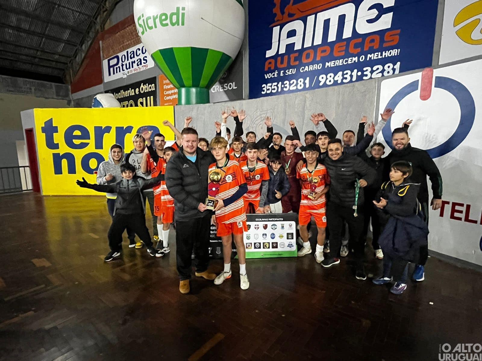 Escolinha de Futsal Vista Alegre se destaca na 1ª Copa Squad FC/GBB
