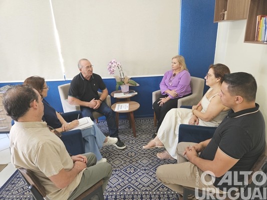 Vereadores de FW visitam secretarias para ouvirem demandas de cada pasta