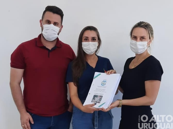 Palmitinho: município recebe 1º projeto de regularização de terrenos