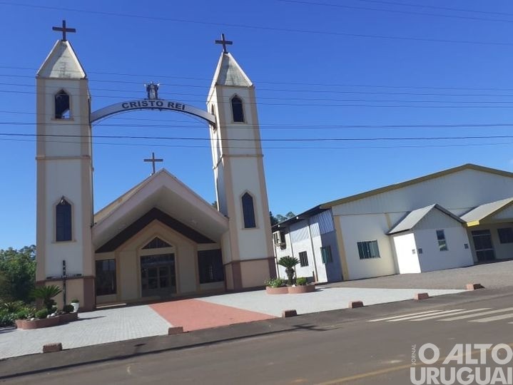 Pinheirinho do Vale homenageia o padroeiro Cristo Rei
