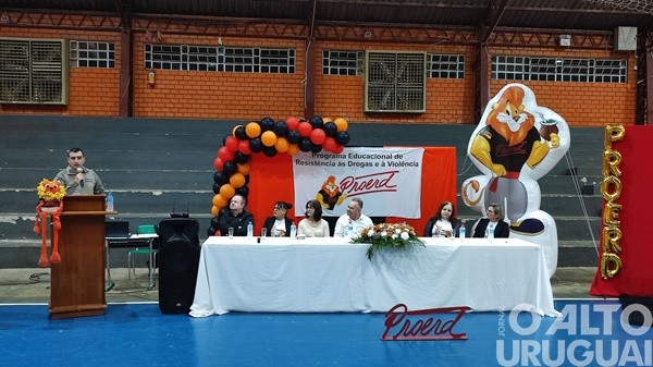 Brigada Militar forma 48 alunos no Proerd em Pinhal