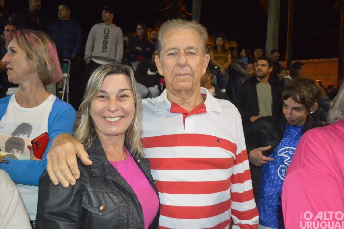 Desfile de rua do Carnaval Regional de Iraí reúne grande público