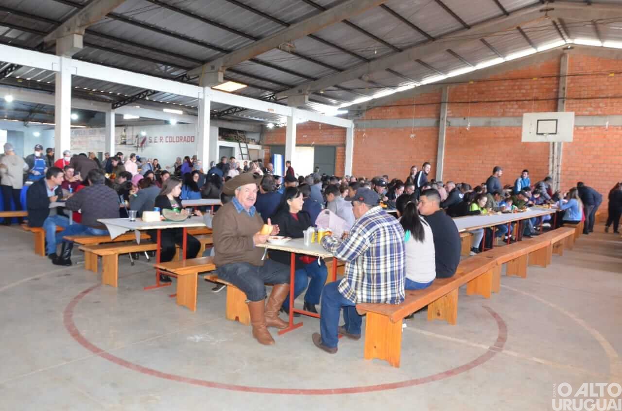 Festa popular reúne grande público em comemoração aos 56 anos de Palmitinho