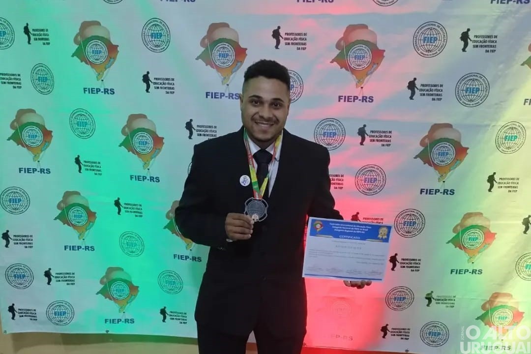 Educador físico de Vista Alegre recebe honraria