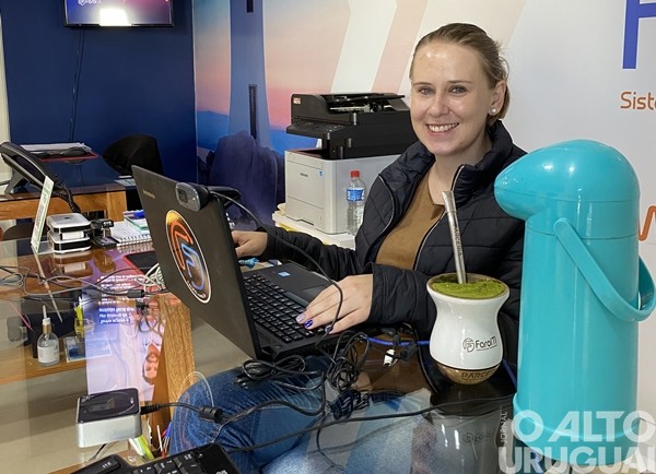 Farol TI completa 15 anos sendo referência em sistemas comerciais e certificação digital