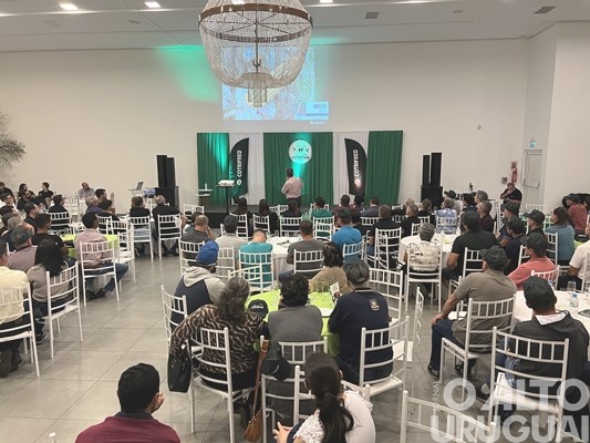 Cotrifred reúne mais de 300 produtores em FW para debater sobre bovinocultura de leite