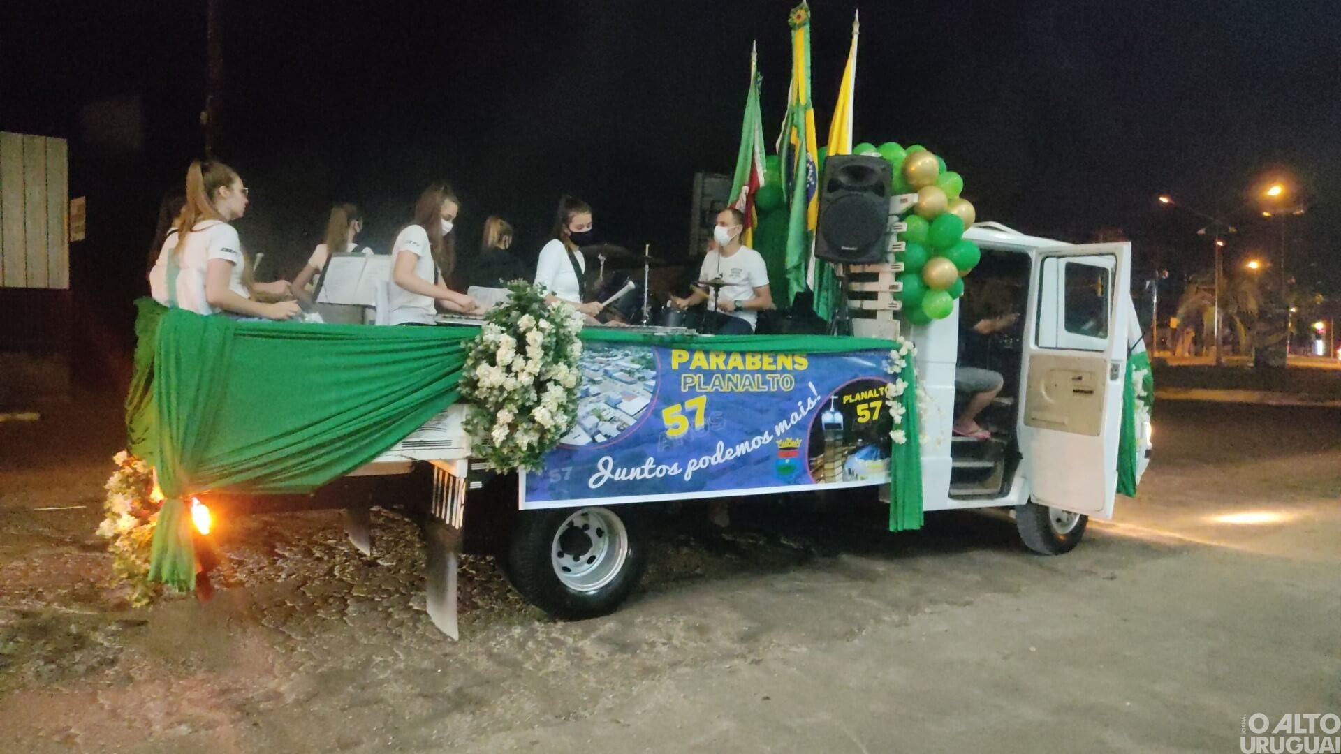 Banda Marcial homenageia Planalto com serenata