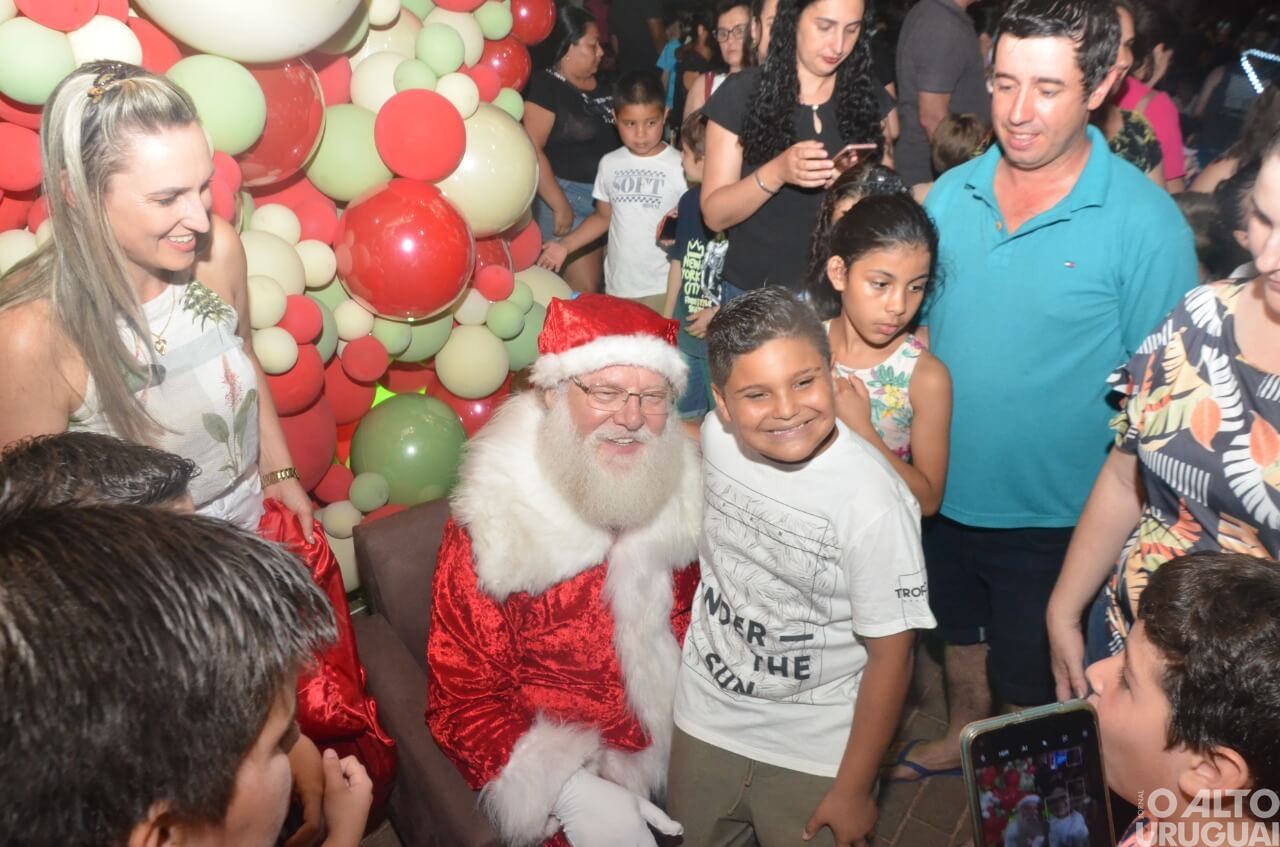 Palmitinho realizada abertura oficial do Natal