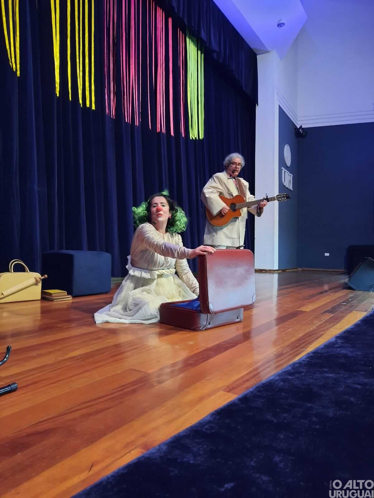 Escola Afonso Pena promove peça teatral comemorativa aos seus 60 anos