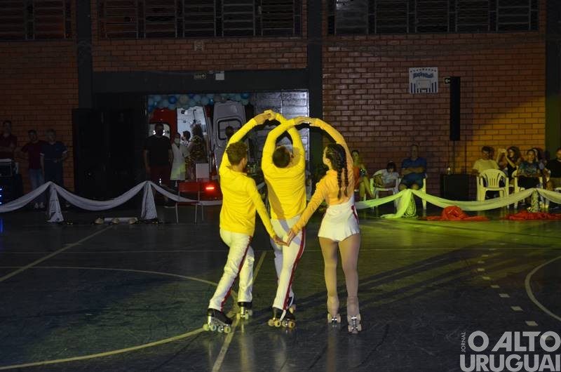 Magia da Patinação apresenta espetáculo de fim de ano