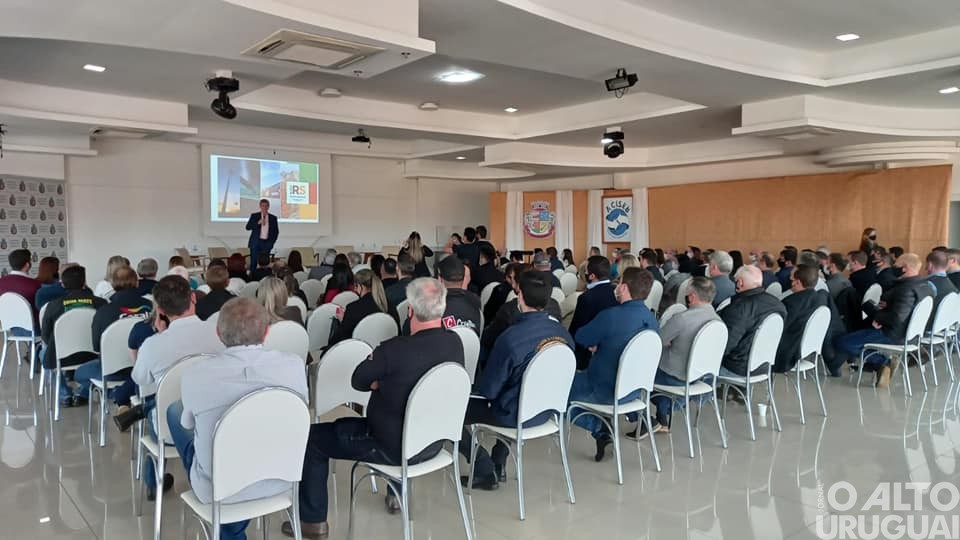 Edson Brum participa de encontro com empresários em Seberi