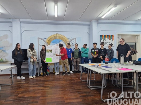 URI promove Taller Internacional 2025 com o tema "Escola do Futuro"