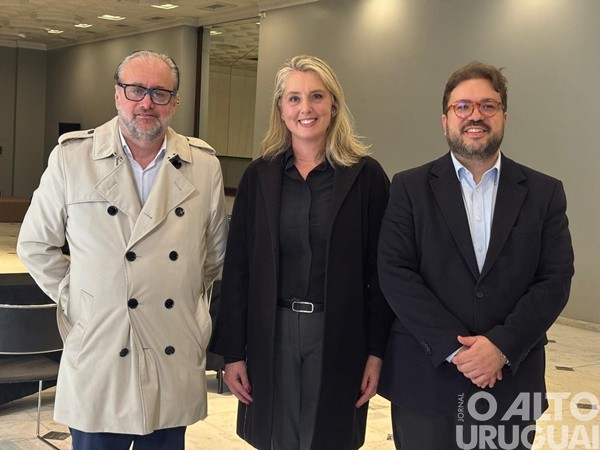 Encontro entre ADI Multimídia e Cremers debate aproximação entre as entidades