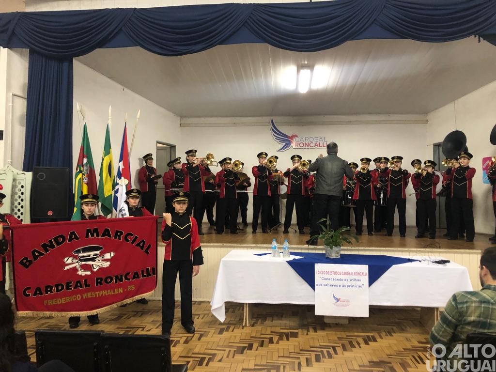 Escola Cardeal Roncalli inicia Ciclo de Estudos das Trilhas do novo Ensino Médio em FW