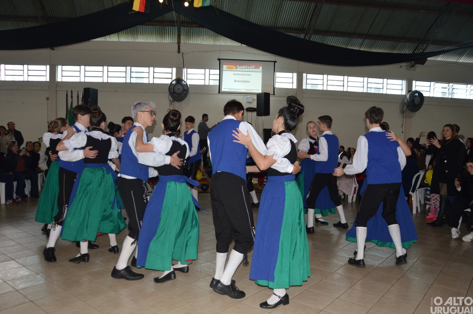 Mais de 500 pessoas participam da 33ª Julifest