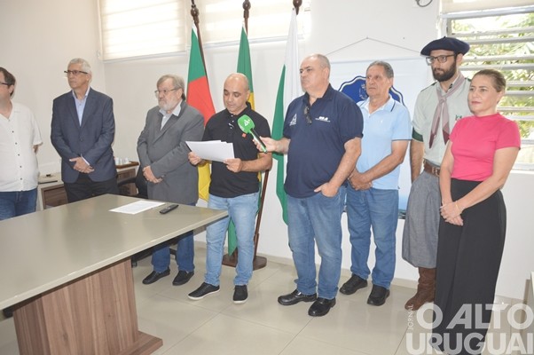 Prefeitura de FW apresenta selo e programação comemorativos aos 70 anos