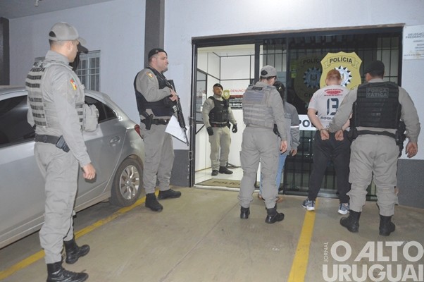 Taquaruçu do Sul: dois são presos por tráfico de drogas pela BM