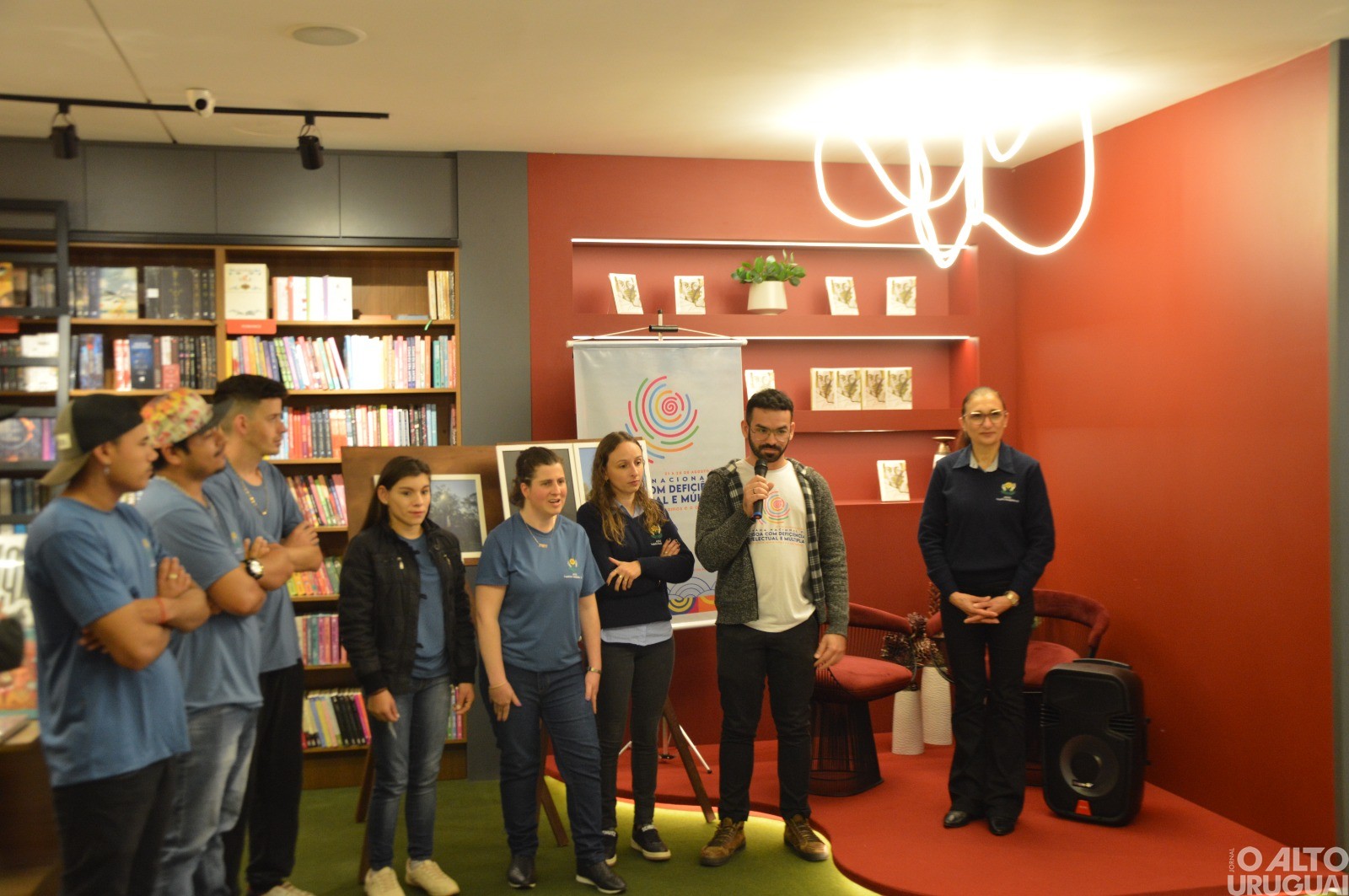 Apae-FW promove exposição fotográfica