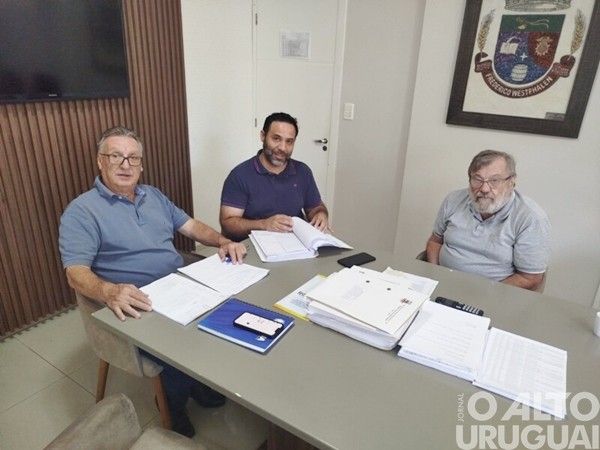 FW: obra de pavimentação da Avenida Santo Caeran apresenta problemas