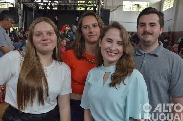 Festa do São Miguel do Braga reúne centenas de pessoas