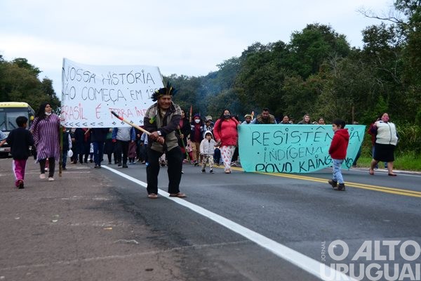 Indígenas voltam a bloquear a BR-386 em Iraí
