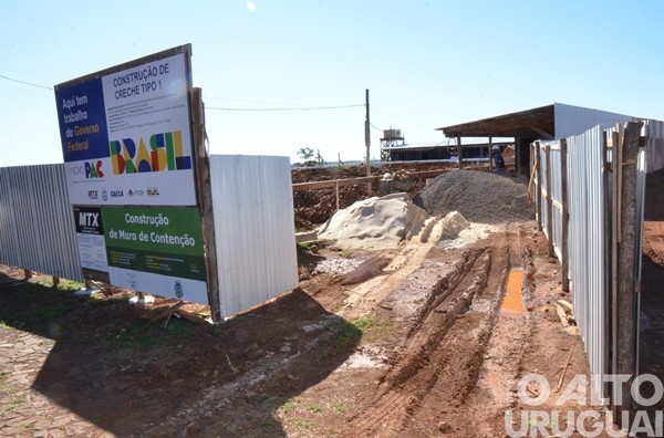 Obra da nova creche em Palmitinho segue para nova etapa