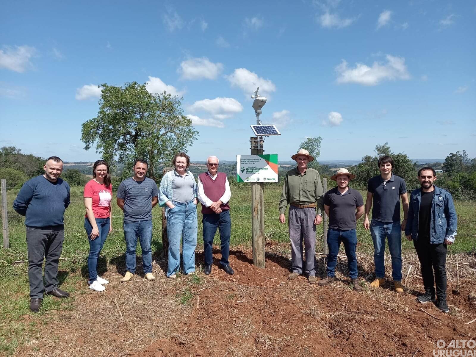 Palmitinho inaugura primeira estação meteorológica automática