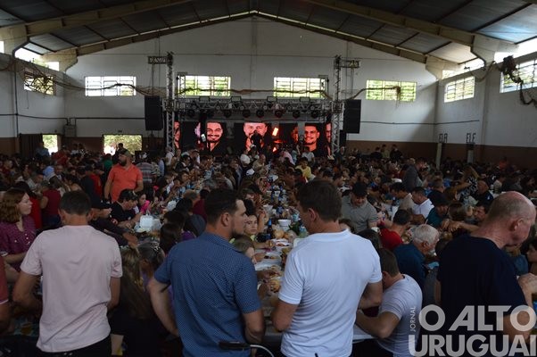 Festa do São Miguel do Braga reúne centenas de pessoas