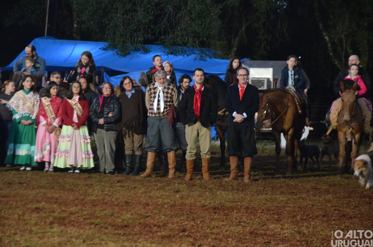 Oração da Ave-Maria marca abertura oficial do Rodeio Crioulo de FW