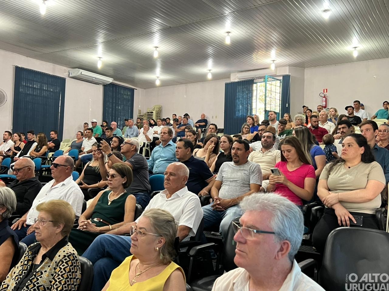 Tomaz Rossato toma posse como prefeito de Vicente Dutra para os próximos quatro anos