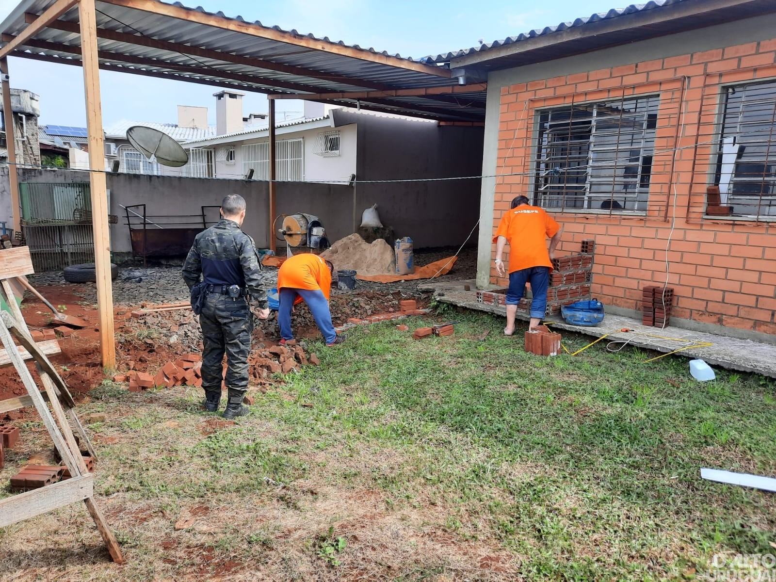 Apenados trabalham em reforma no batalhão da Patram