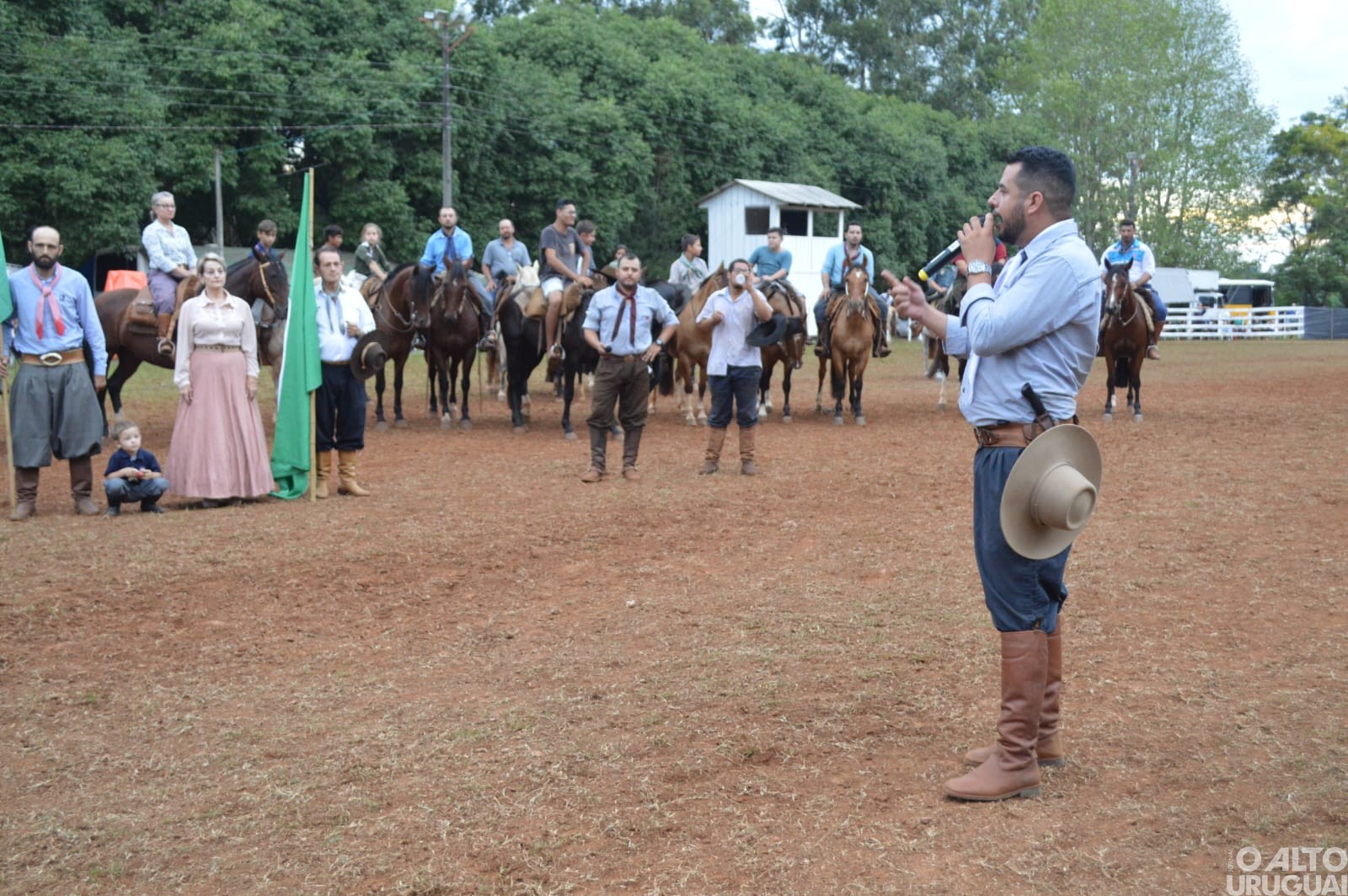 Oração da Ave Maria também marca segundo dia do Rodeio Crioulo de FW