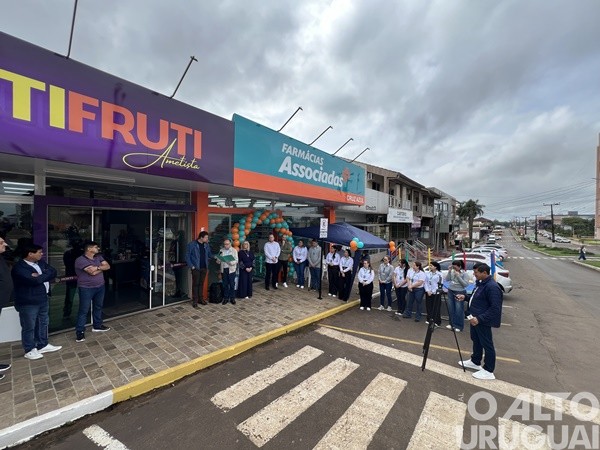 Inaugurada Farmácias Associadas Cruz Azul em Ametista do Sul