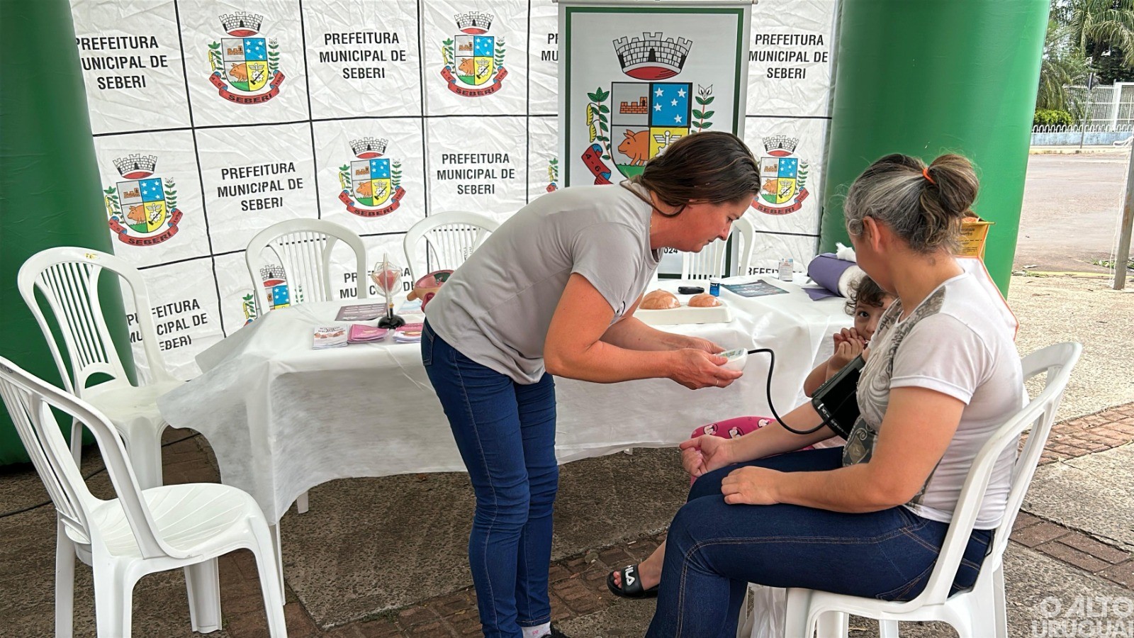 Equipe da Saúde de Seberi participa do Super Sábado da Aciseb